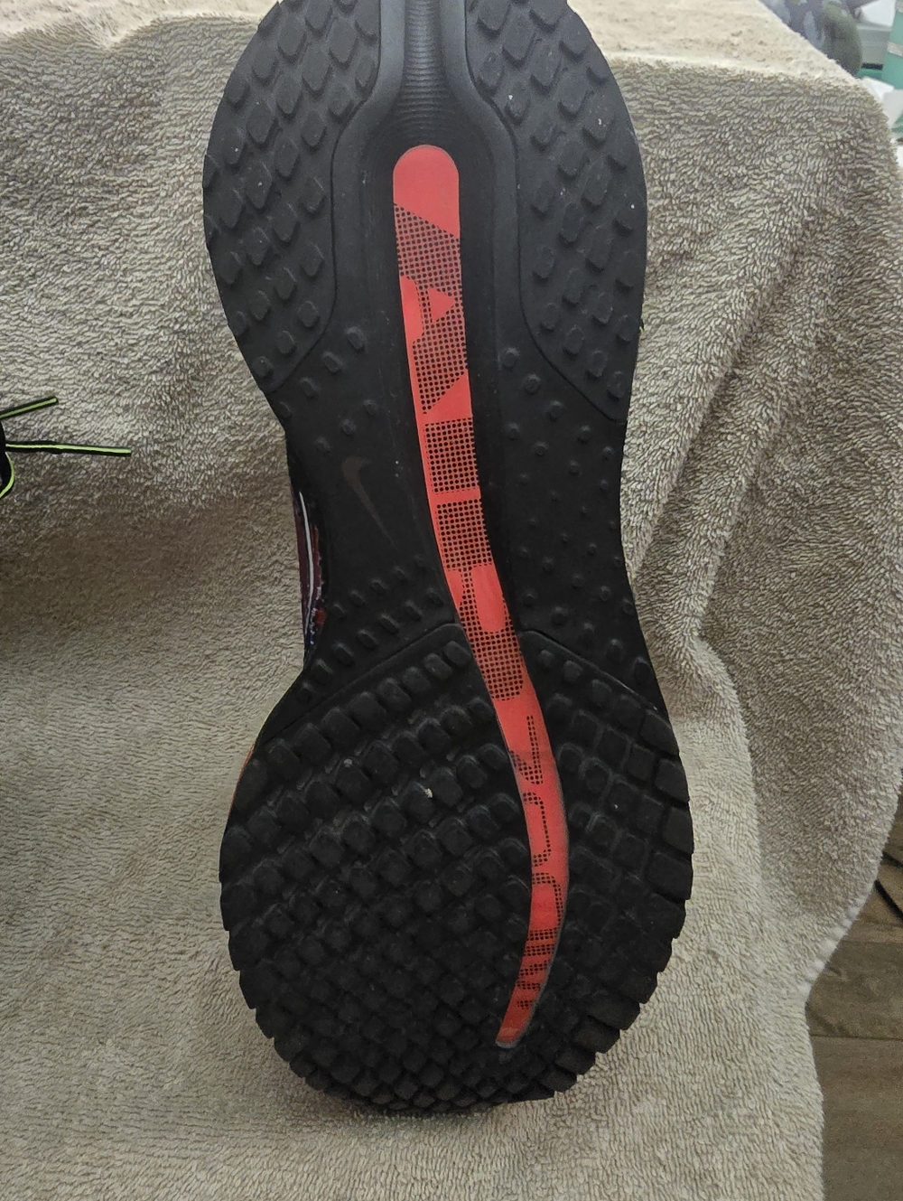 These are the Nike Pegasus Premium "Multi-Pixel" running shoes Mens 11 - Picture 6 of 9